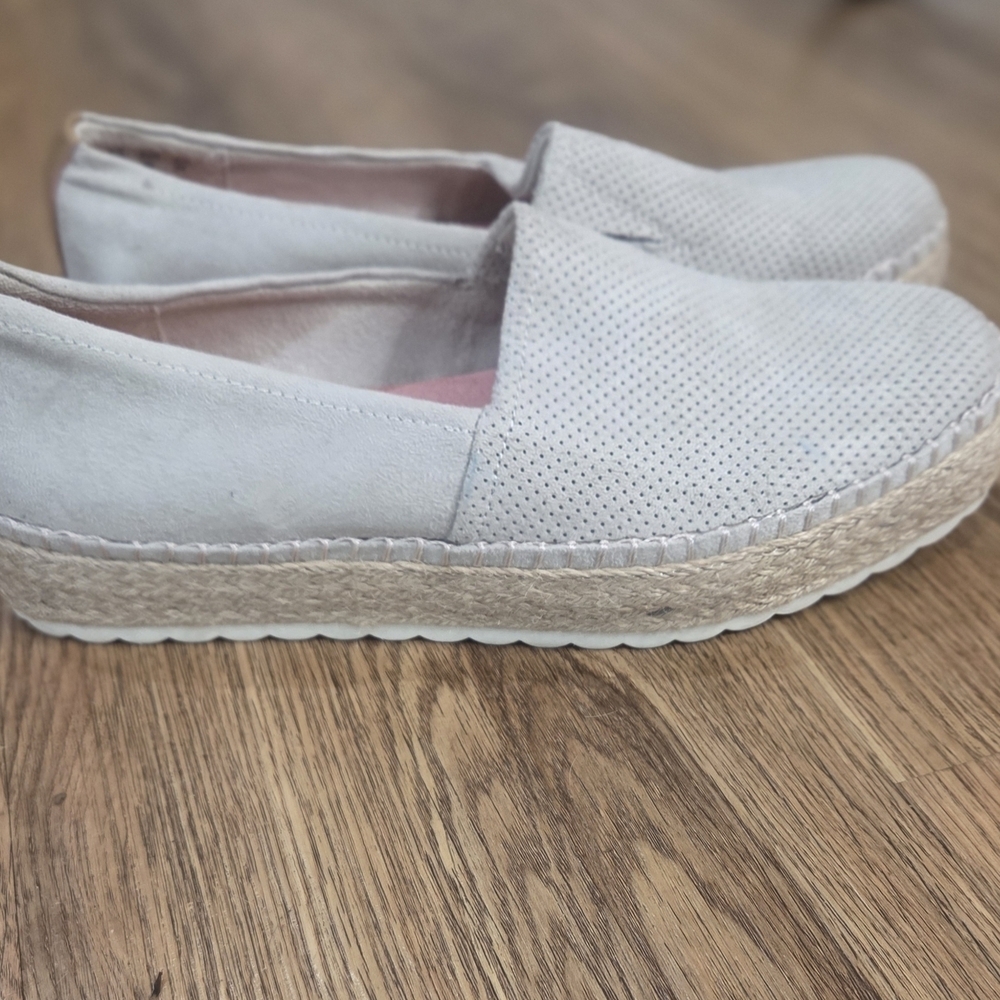 Dr. Scholl's Light Gray Espadrille Slip-Ons. - Picture 2 of 8